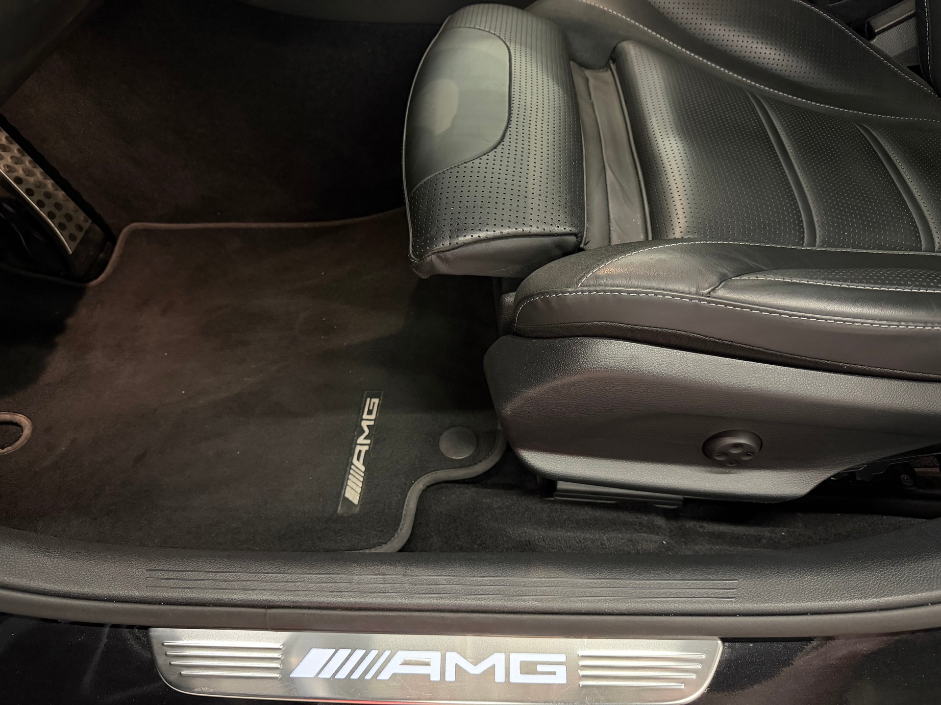 MERCEDES-BENZ C 63 S AMG-image-20