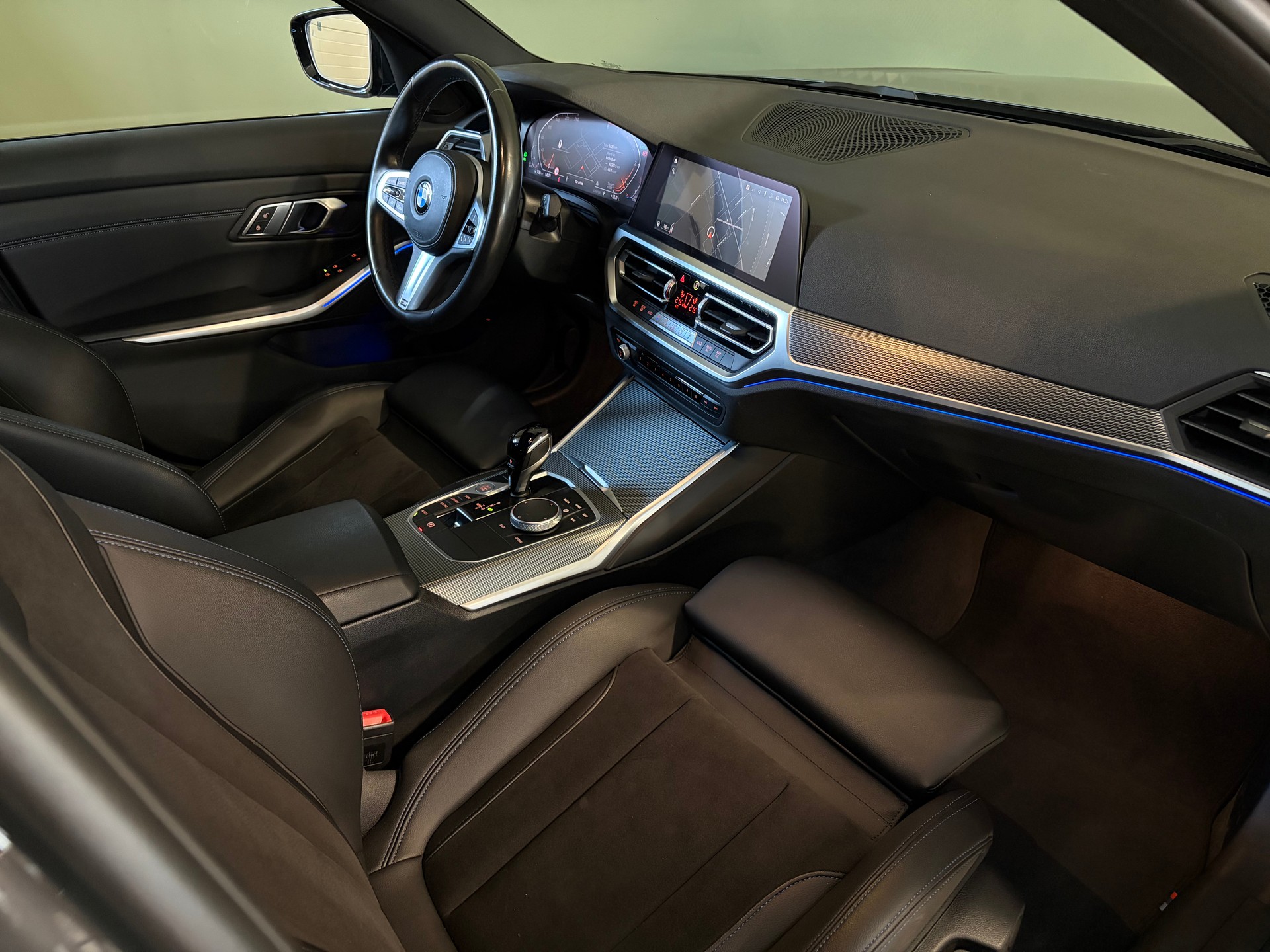 BMW 330d xDrive 48V Touring M Sport Steptronic*CH-Fahrzeug*-image-10