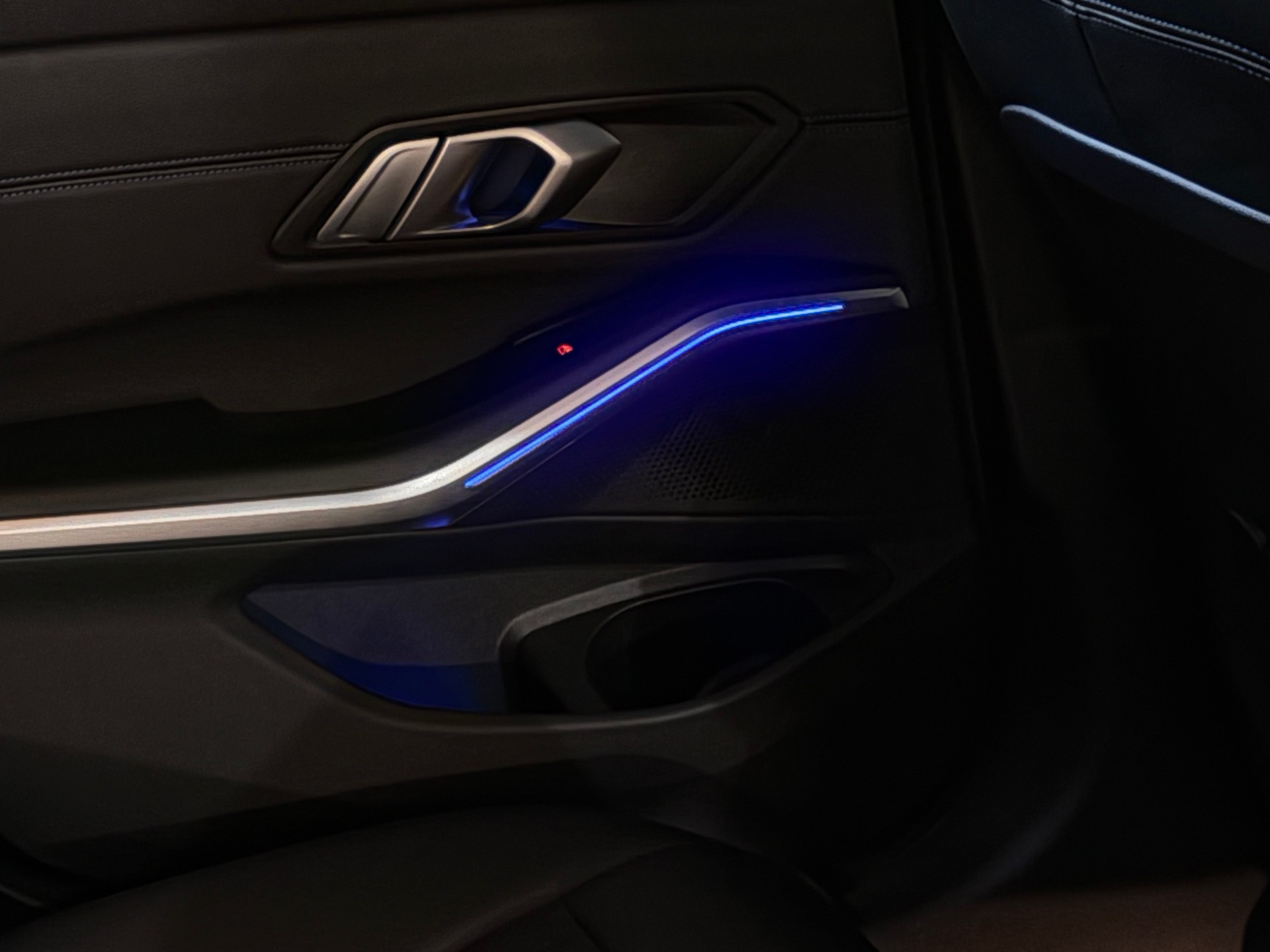 BMW 330d xDrive 48V Touring M Sport Steptronic*CH-Fahrzeug*-image-15