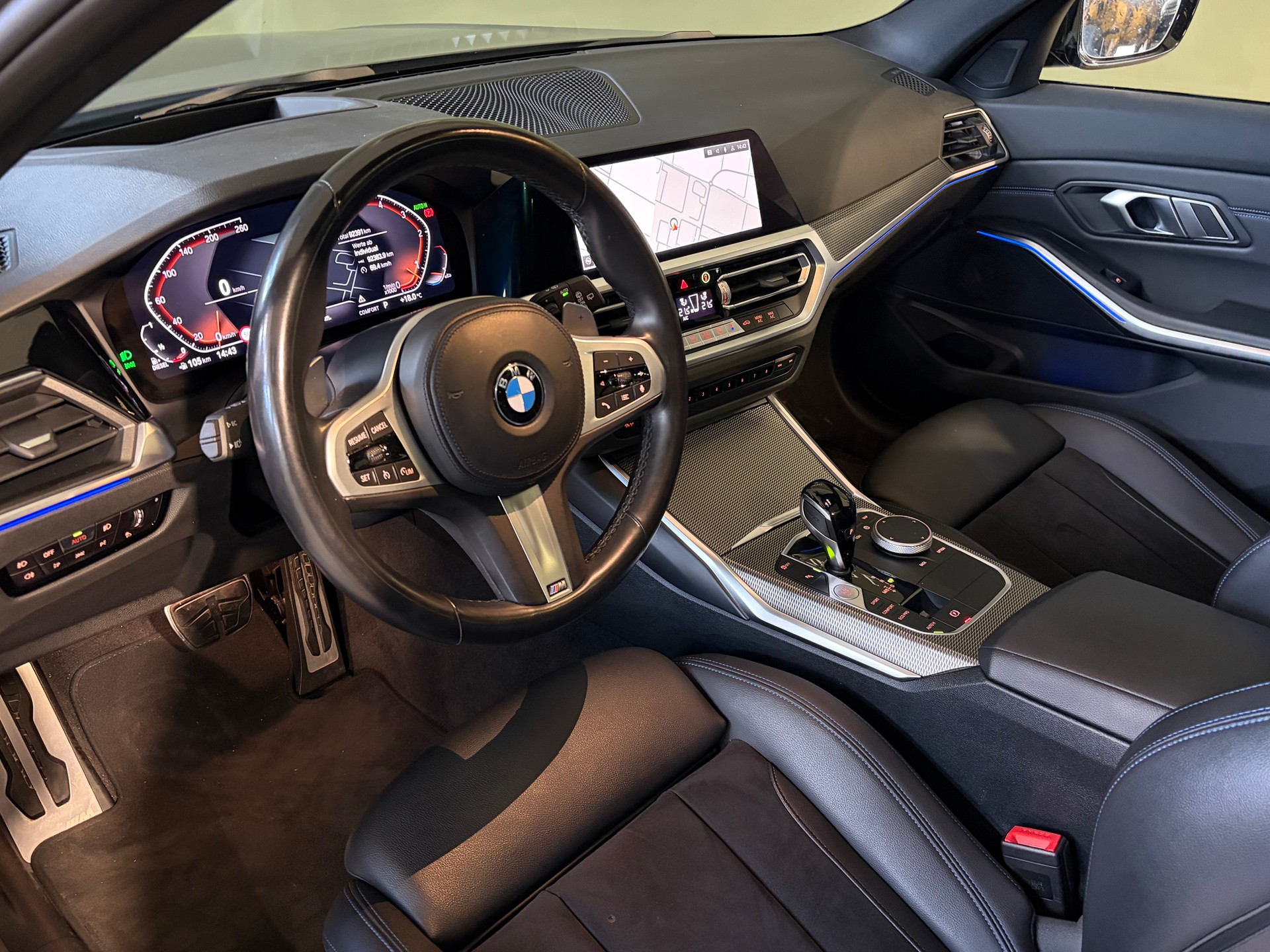 BMW 330d xDrive 48V Touring M Sport Steptronic*CH-Fahrzeug*-image-24