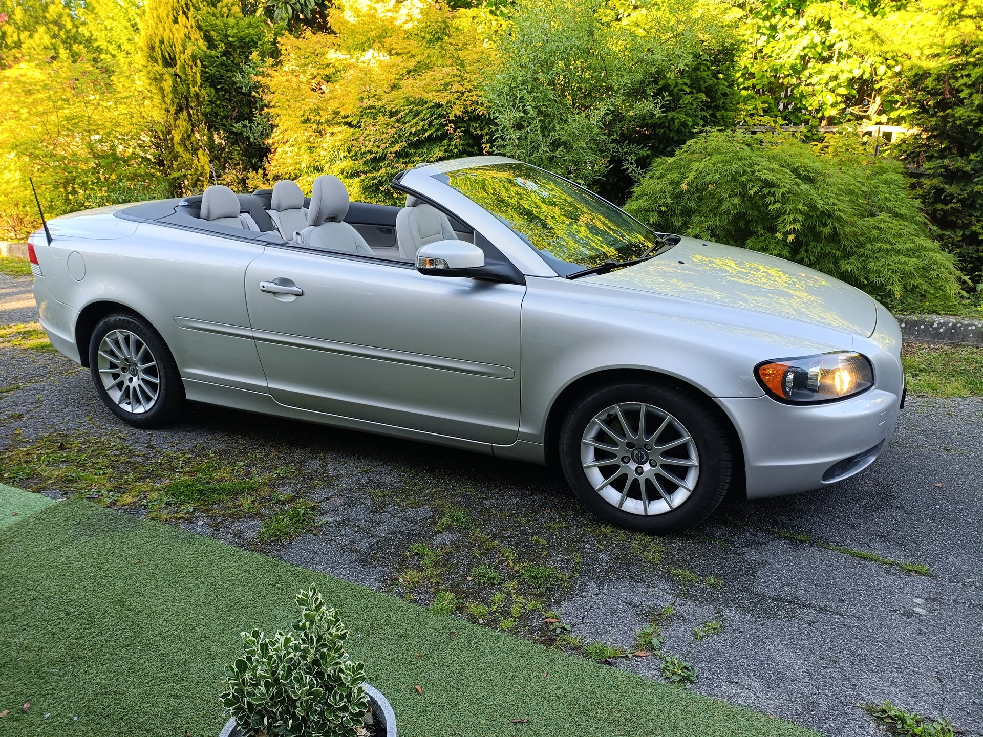 VOLVO 2.0 D 16V Kinetic expertisée