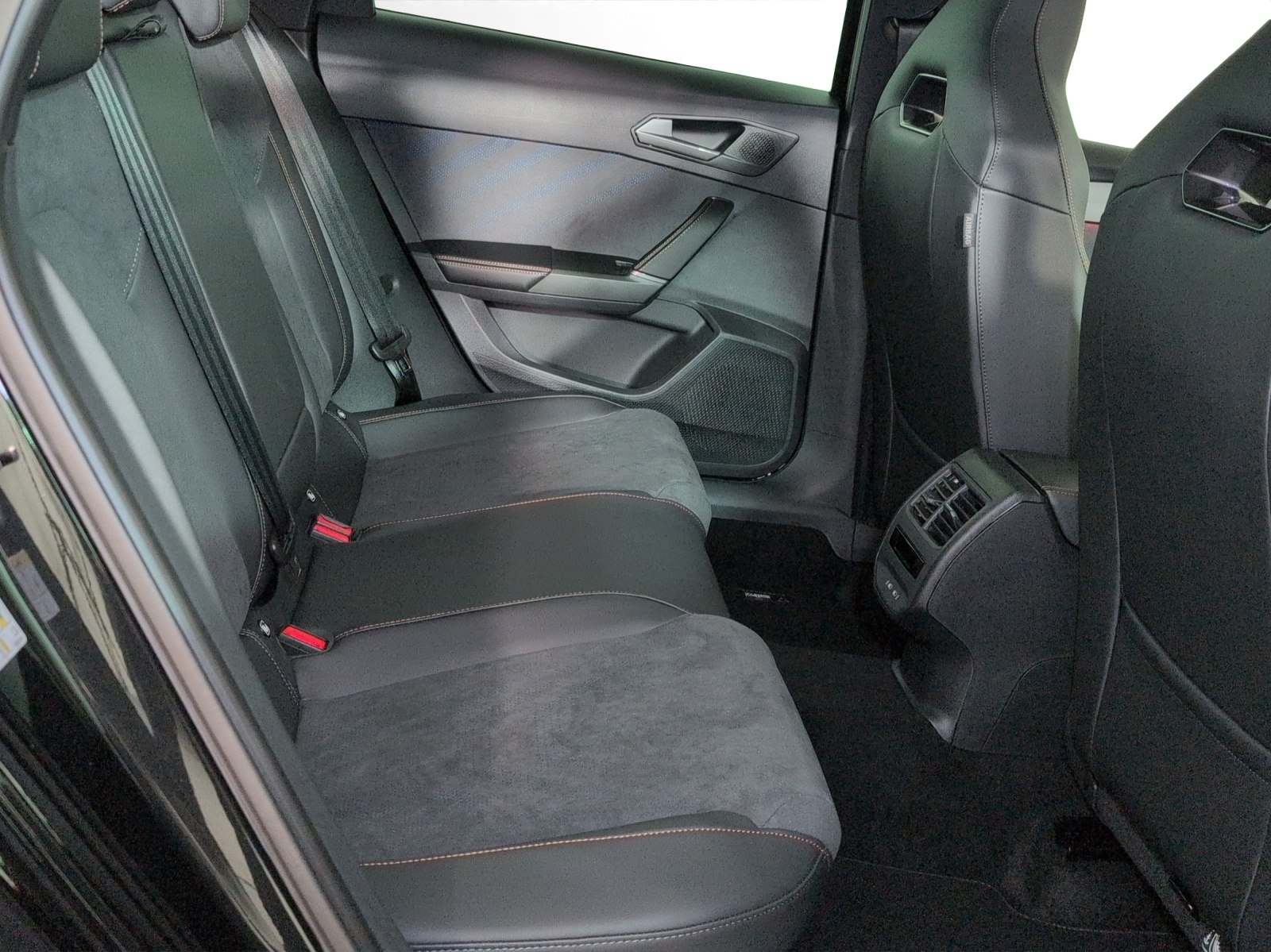 CUPRA LEON ST 1.5 eTSI Prime Edition DSG-image-9