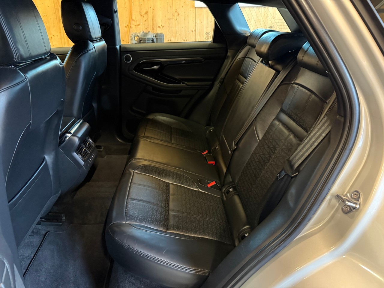 LAND ROVER Range Rover Evoque R-Dynamic P 300 HSE AT9-image-7