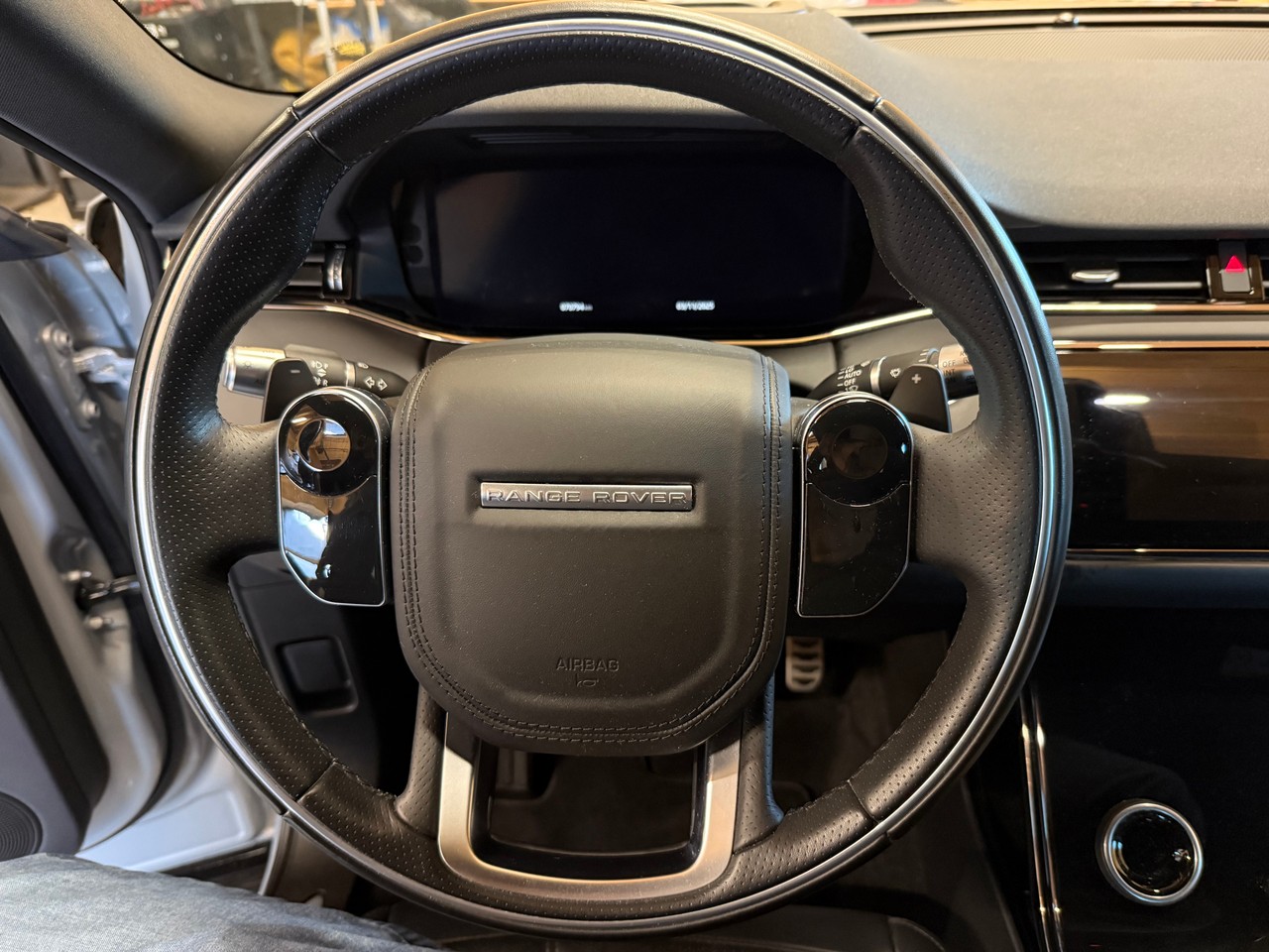 LAND ROVER Range Rover Evoque R-Dynamic P 300 HSE AT9-image-10