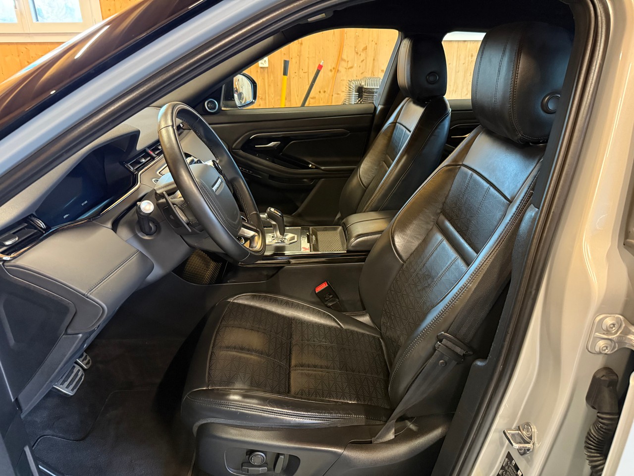 LAND ROVER Range Rover Evoque R-Dynamic P 300 HSE AT9-image-5