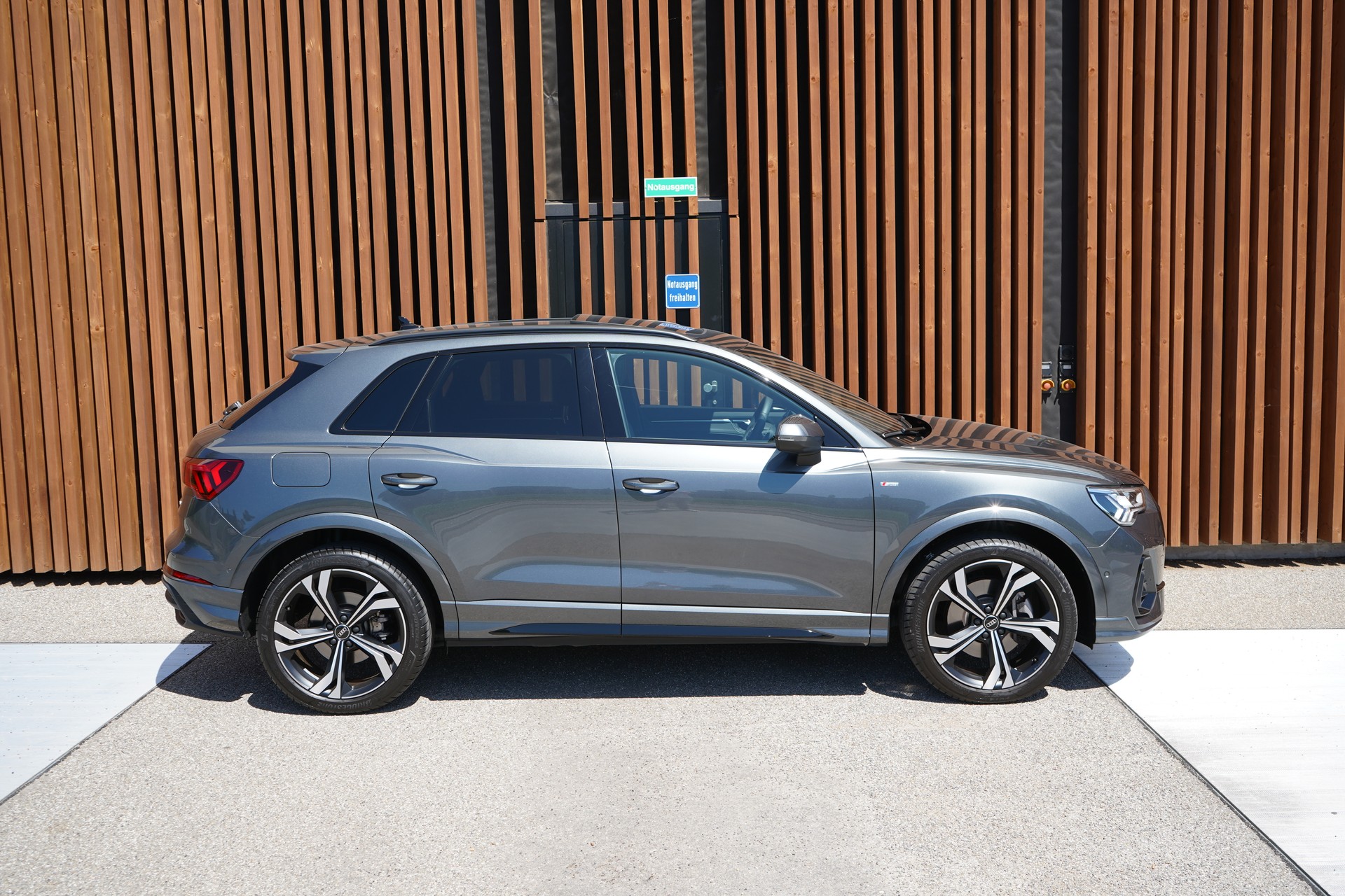AUDI Q3 SPORTBACK 40 TFSI S LINE BLACK PLUS QUATTRO S-TRONIC l 190 PS-showroom-element-2