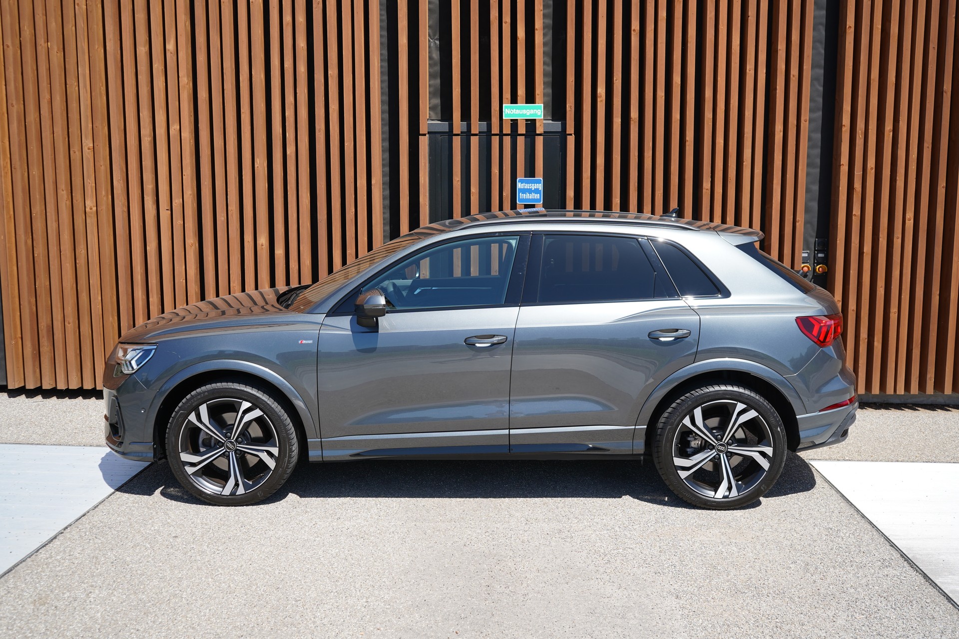 AUDI Q3 SPORTBACK 40 TFSI S LINE BLACK PLUS QUATTRO S-TRONIC l 190 PS-showroom-element-3