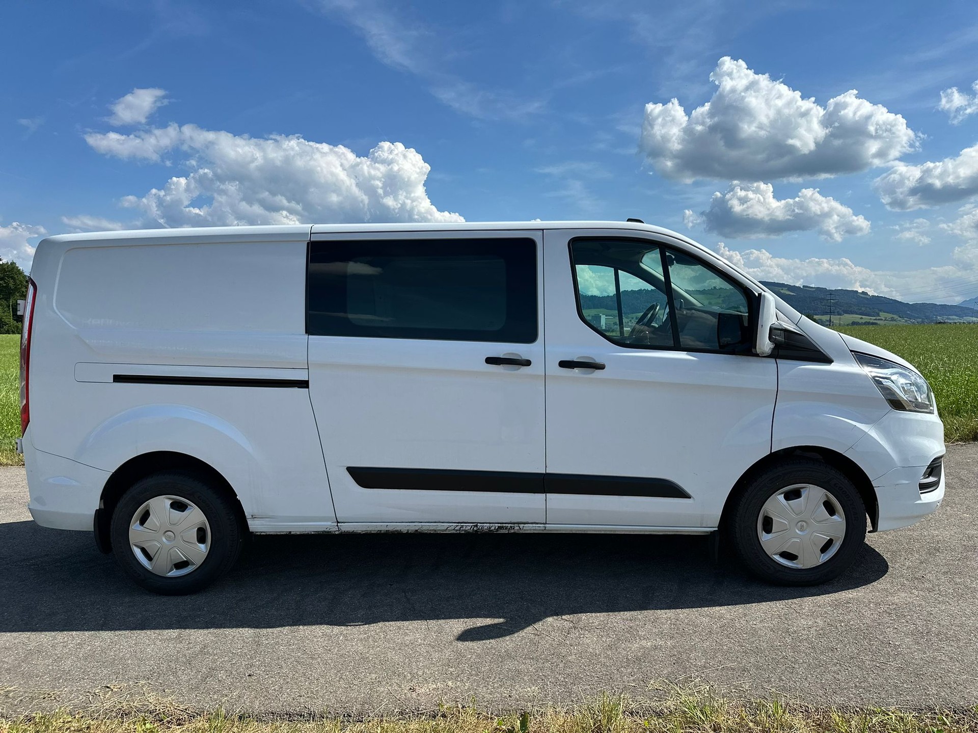 FORD Transit Custom Van 340 L2H1 Trail-image-4