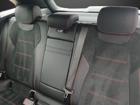 MERCEDES-BENZ EQA 300 AMG Line 4Matic-image-9