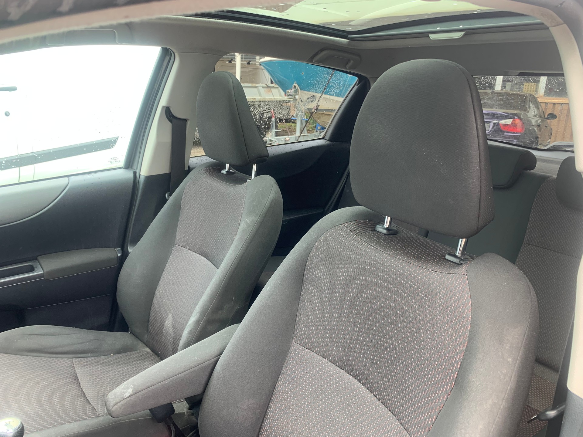 TOYOTA Yaris 1.33 Style-image-12