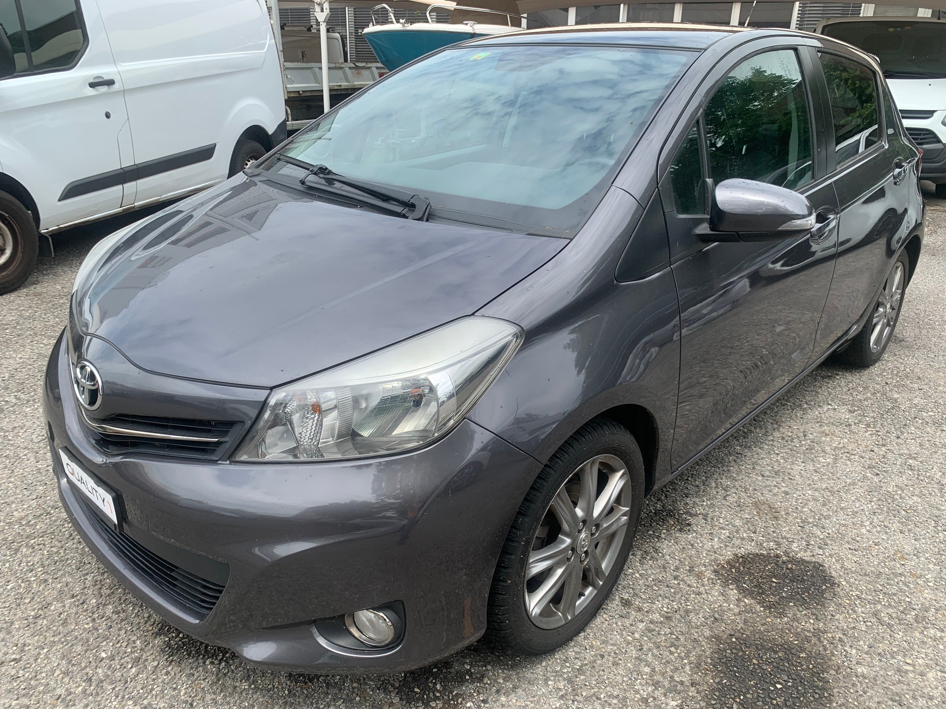 TOYOTA Yaris 1.33 Style-image-2