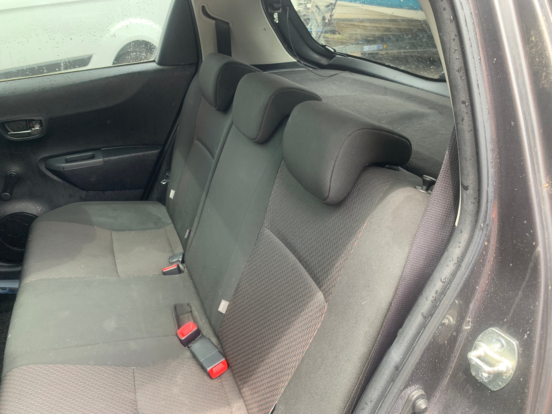 TOYOTA Yaris 1.33 Style-image-9