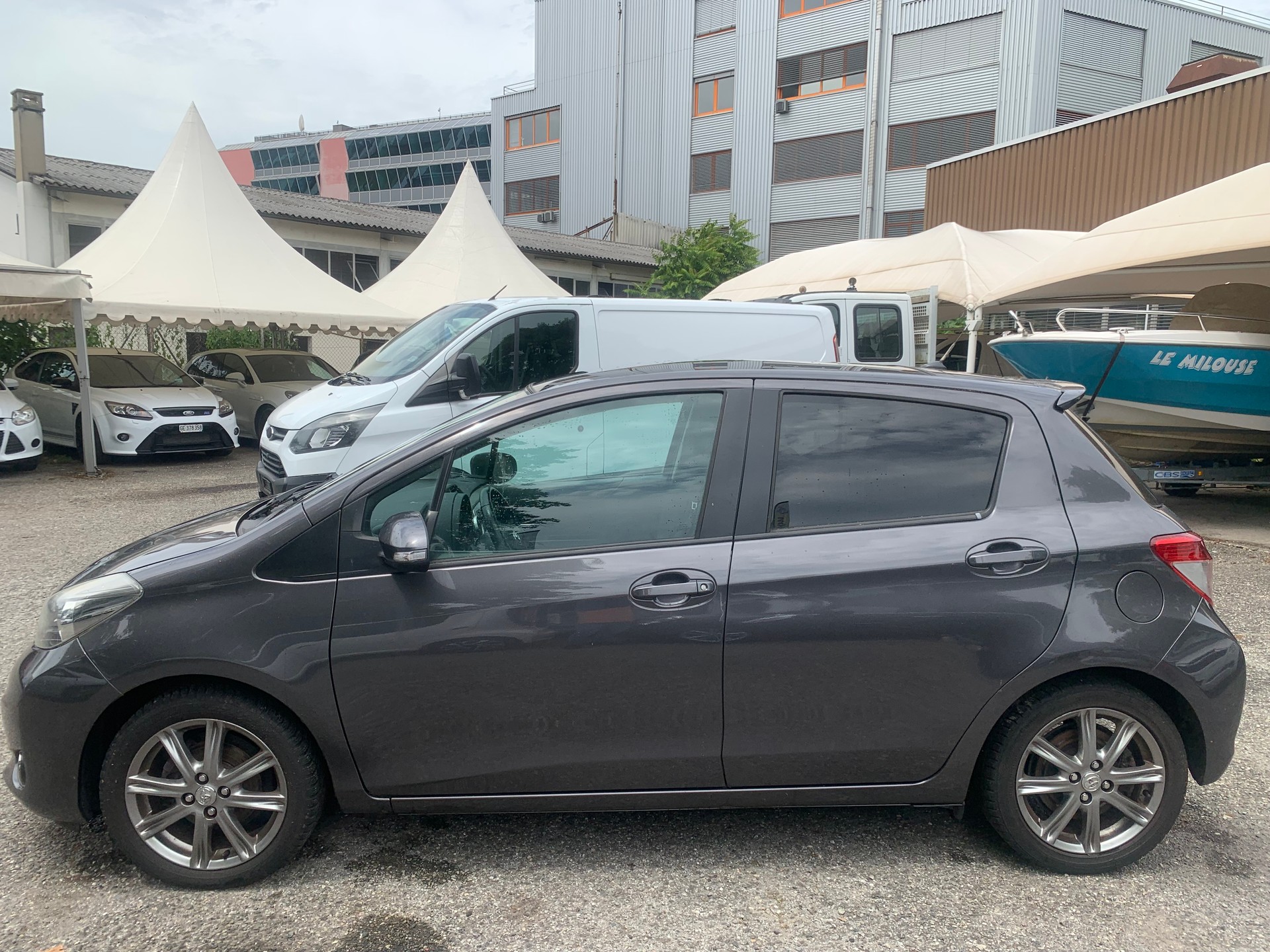 TOYOTA Yaris 1.33 Style-image-3