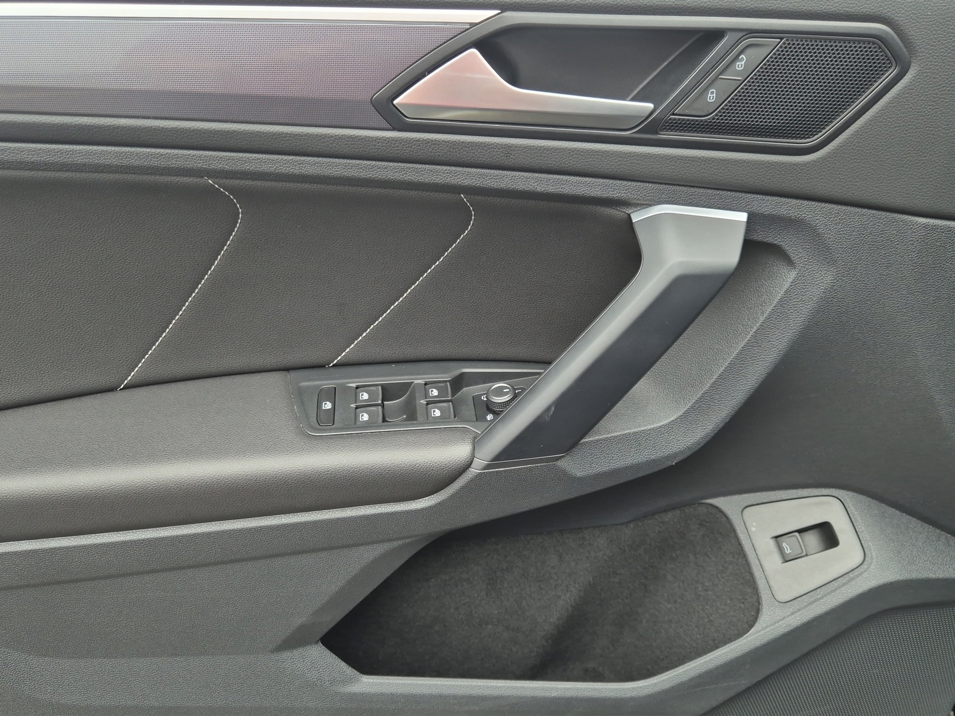 VW Tiguan 2.0TSI Highline 4Motion DSG-image-12