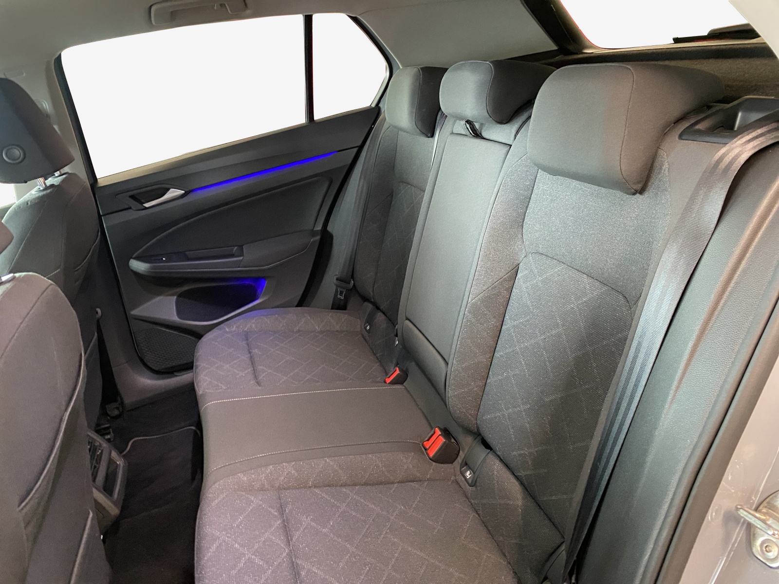 VW Golf 1.0 eTSI mHEV ACTLife DSG-image-11