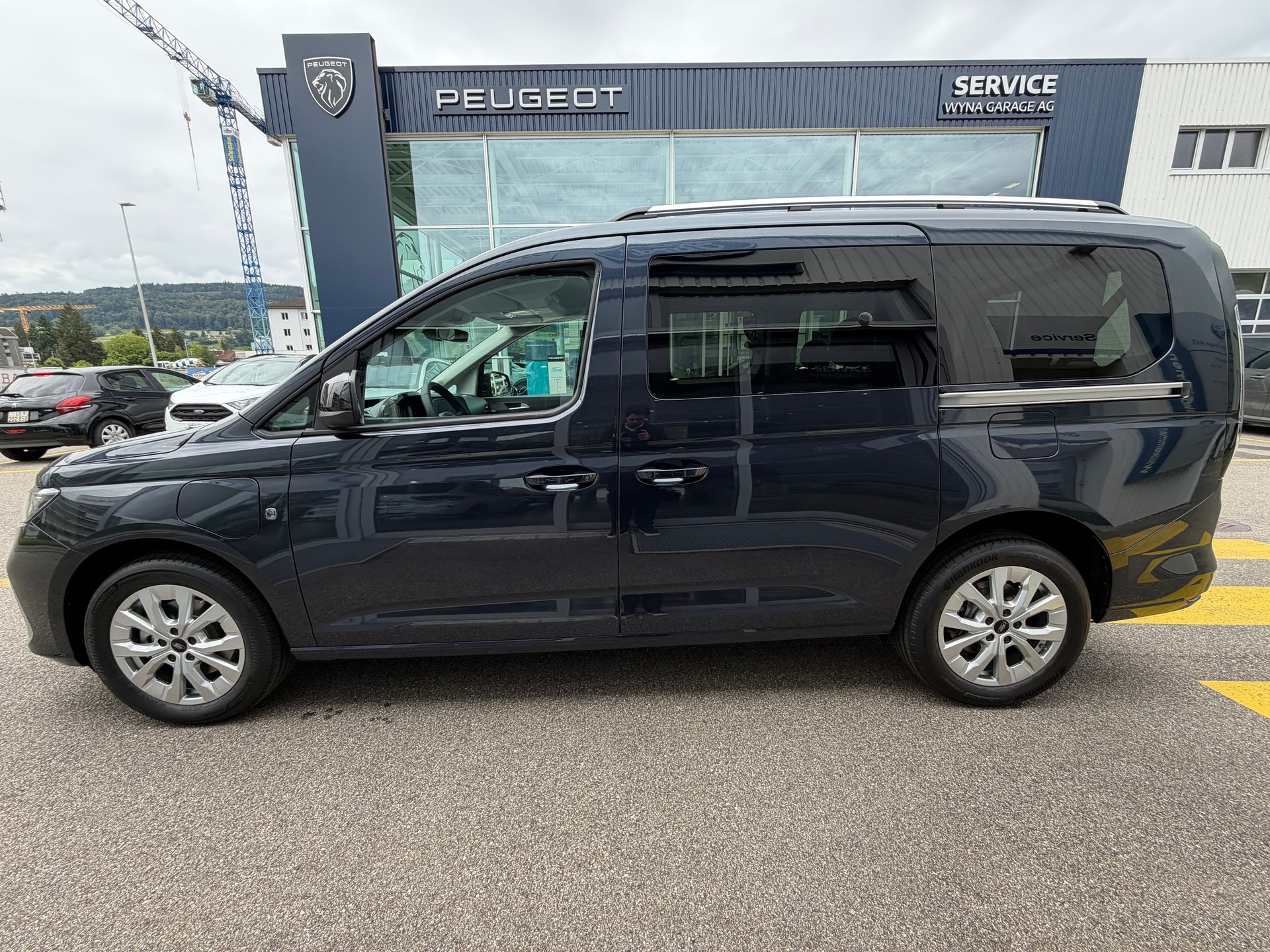 FORD Grand Tourneo Connect 1.5 PHEV Titanium Automat-image-4