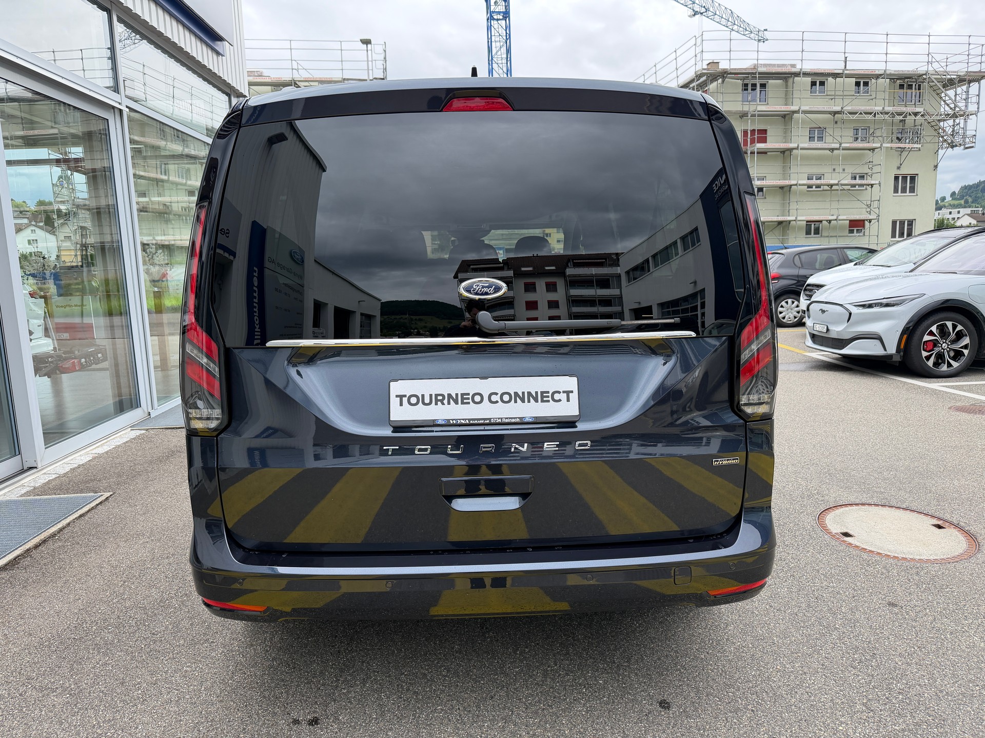 FORD Grand Tourneo Connect 1.5 PHEV Titanium Automat-image-6
