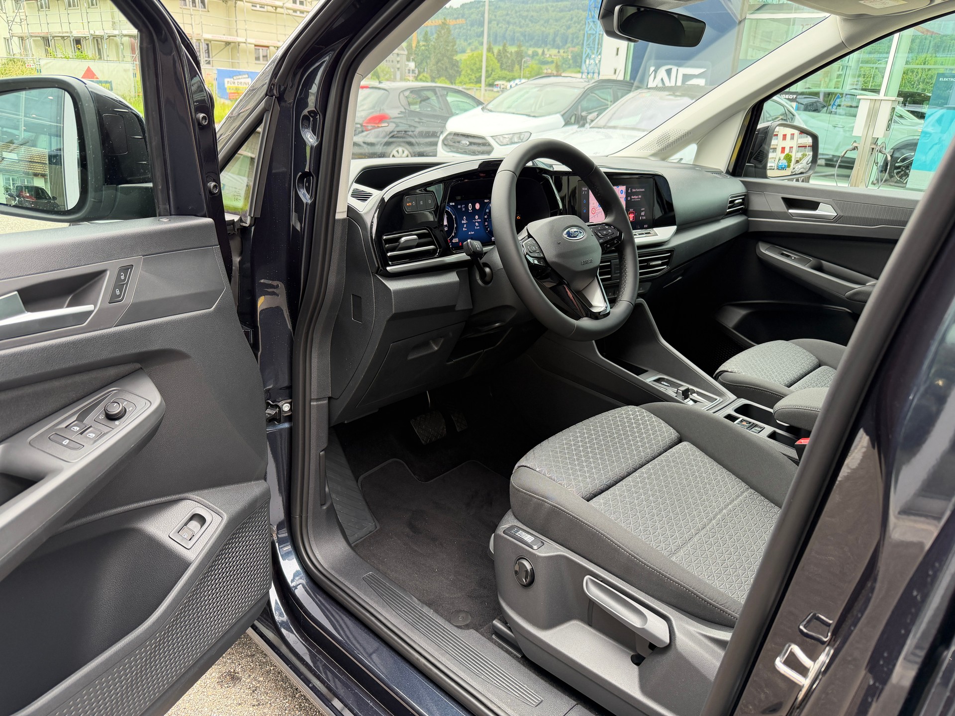 FORD Grand Tourneo Connect 1.5 PHEV Titanium Automat-image-8