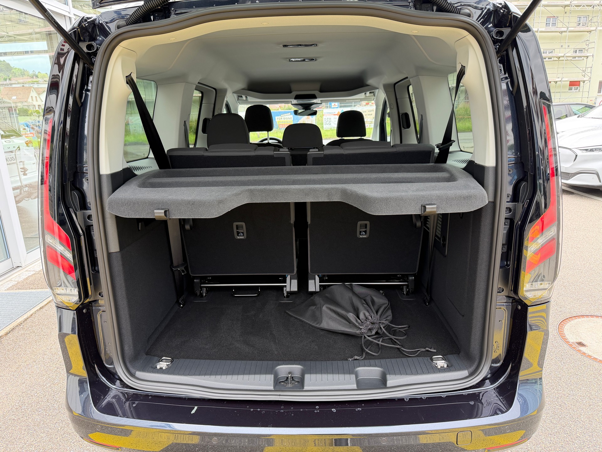 FORD Grand Tourneo Connect 1.5 PHEV Titanium Automat-image-13