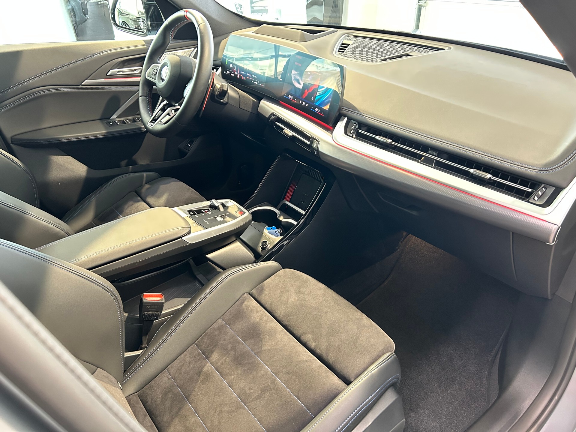 BMW X1 xDrive M35i-image-10