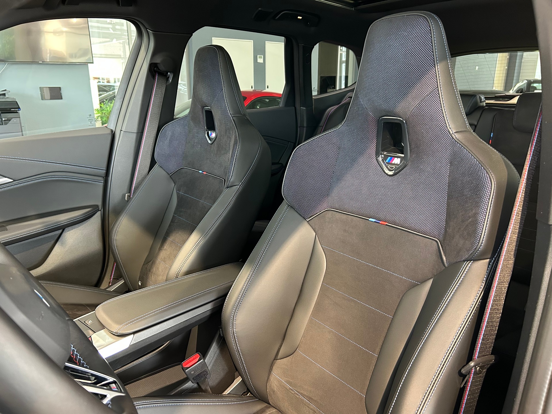 BMW X1 xDrive M35i-image-15