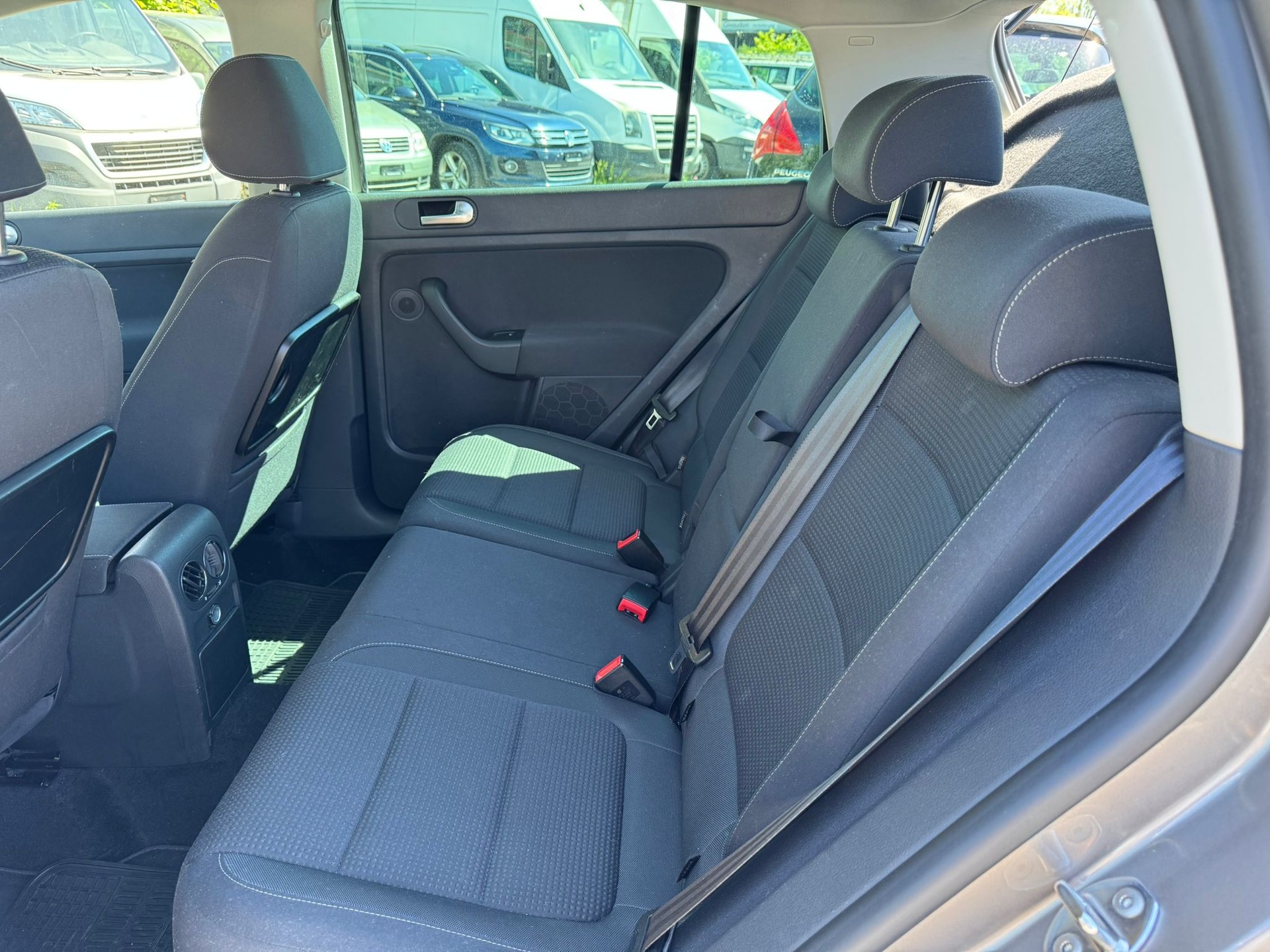 VW Golf Plus 1.6 TDI BMT Trendline DSG-image-10