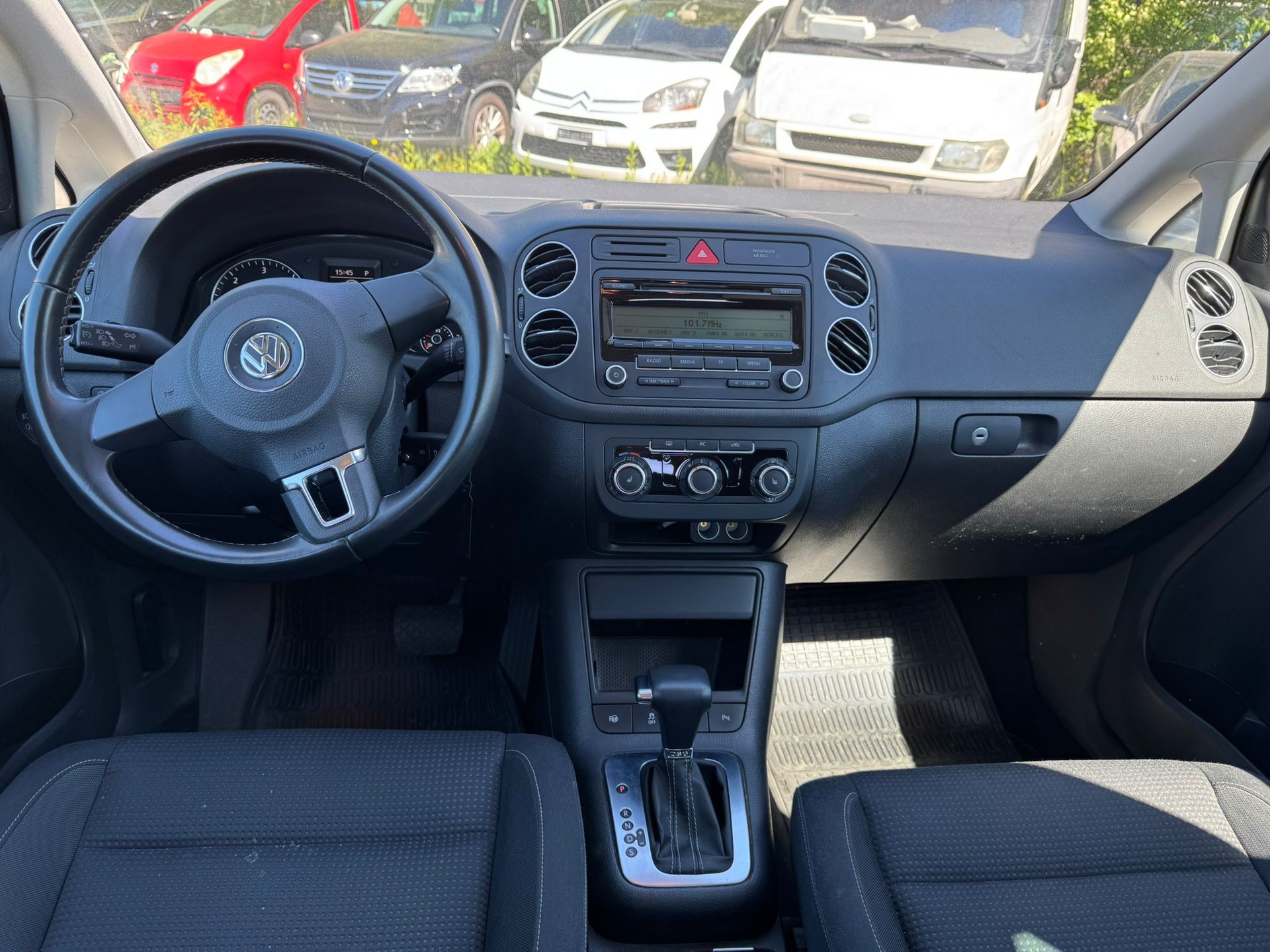 VW Golf Plus 1.6 TDI BMT Trendline DSG-image-9