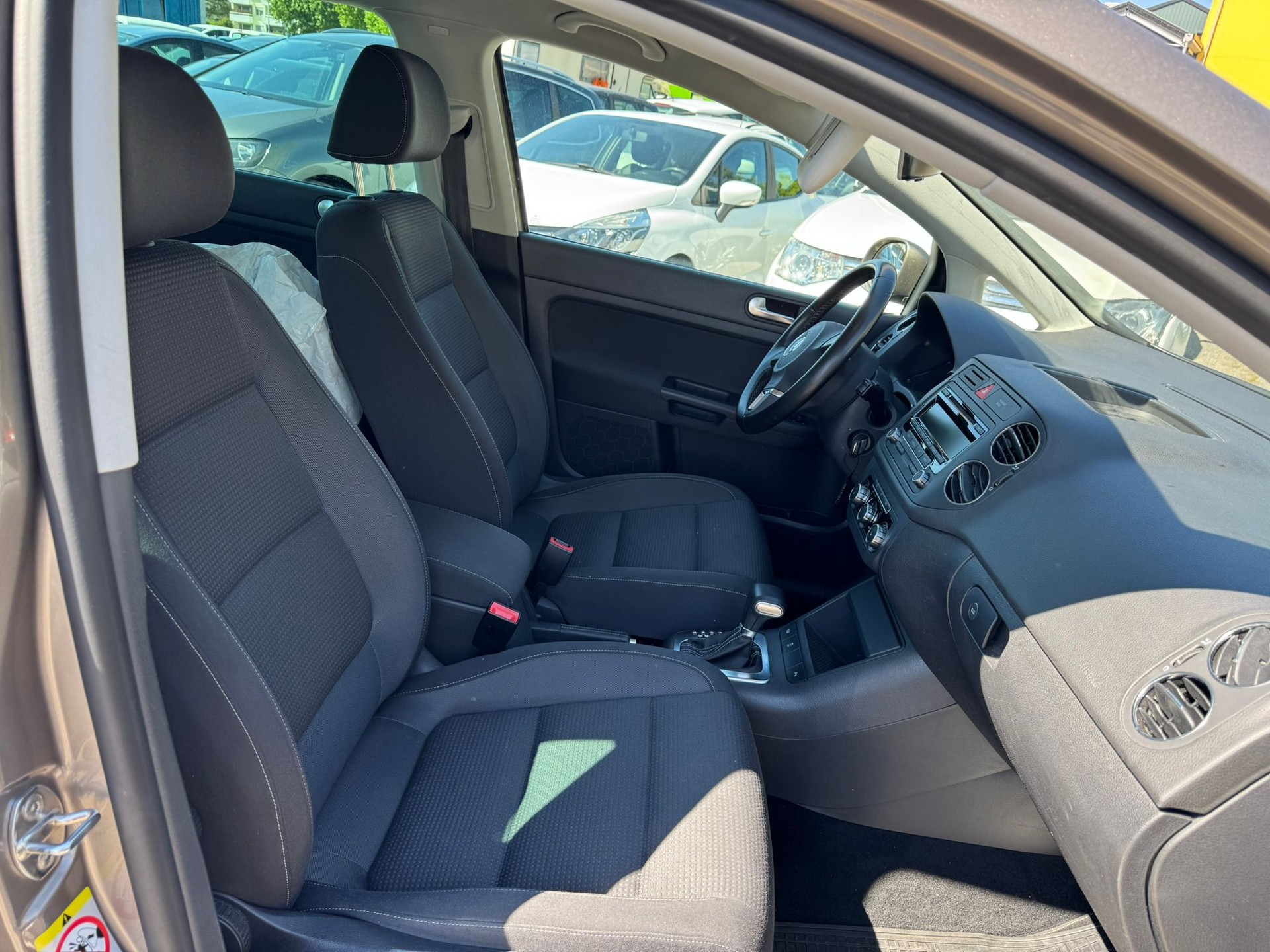 VW Golf Plus 1.6 TDI BMT Trendline DSG-image-13
