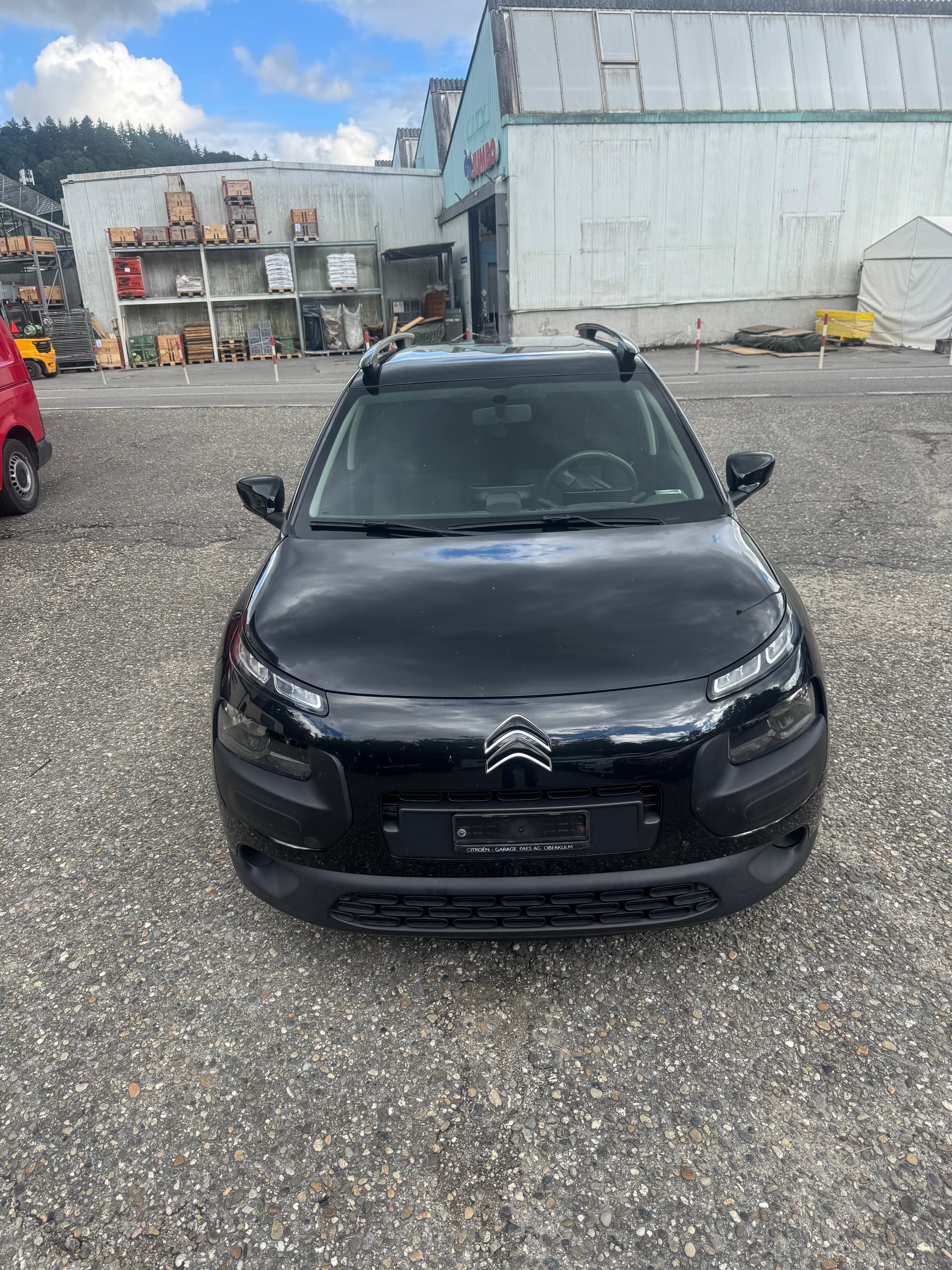 CITROEN C4 Cactus 1.2 VTi Shine-image-1