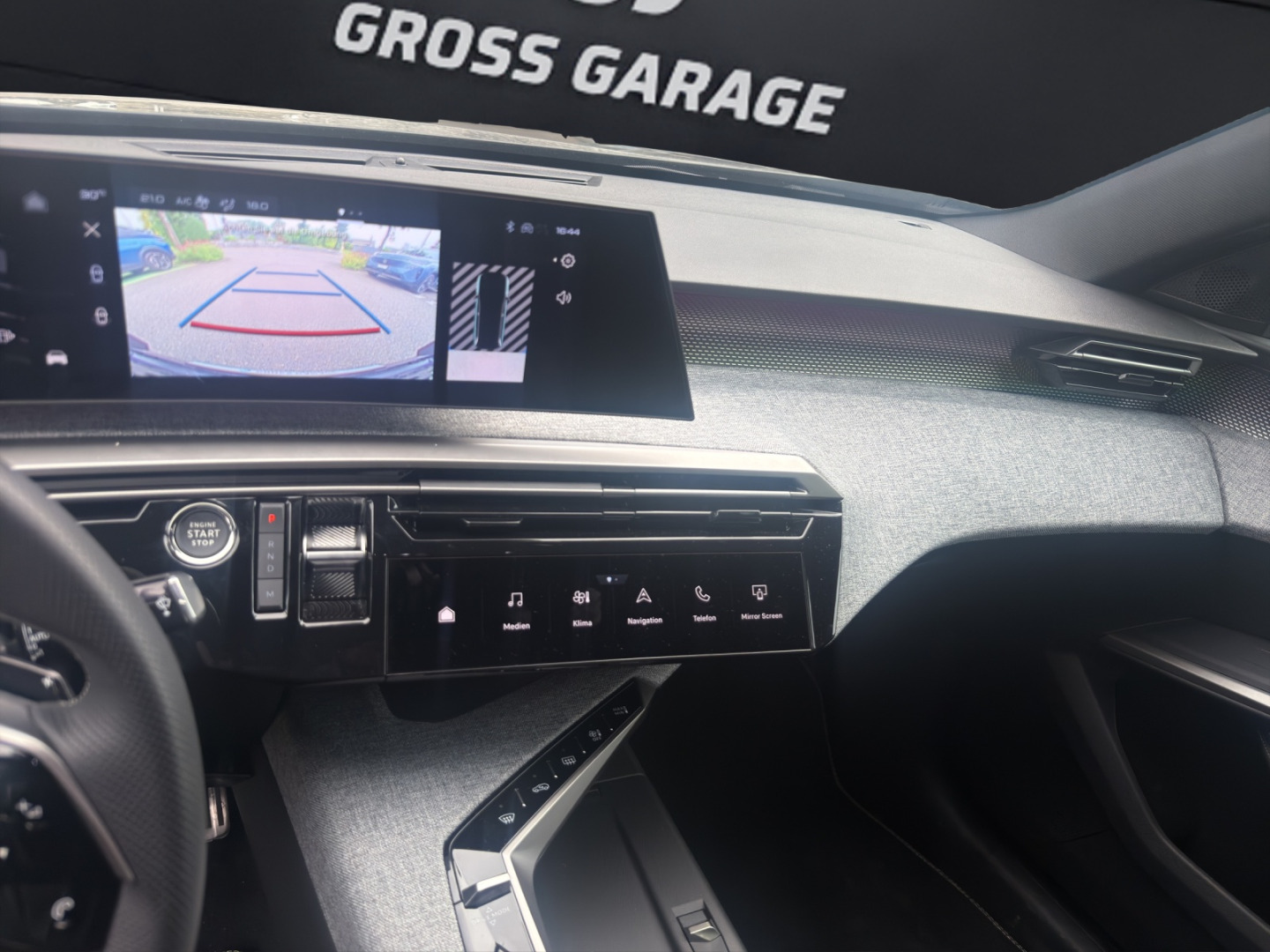 PEUGEOT 5008 1.2 Hybrid 145 GT-image-14