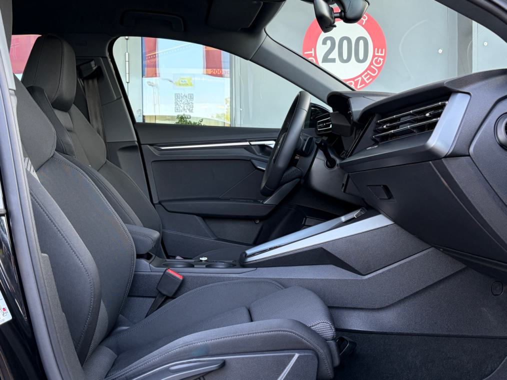 AUDI A3 Sportback 35 TFSi-image-8