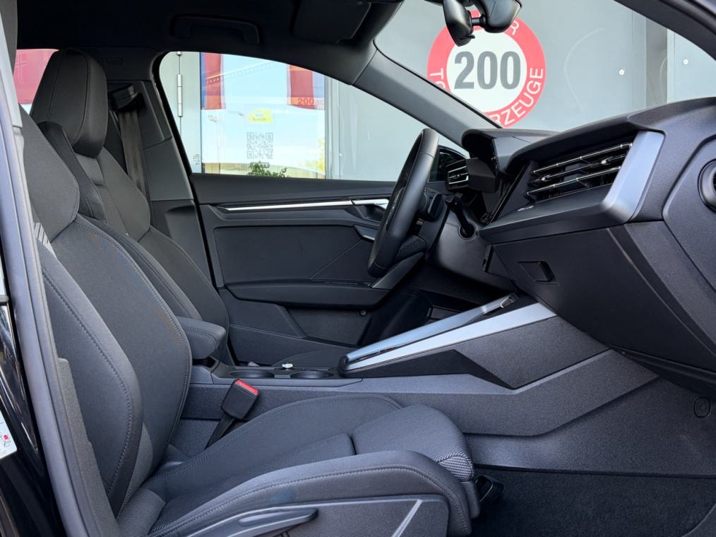 AUDI A3 Sportback 35 TFSi-image-8