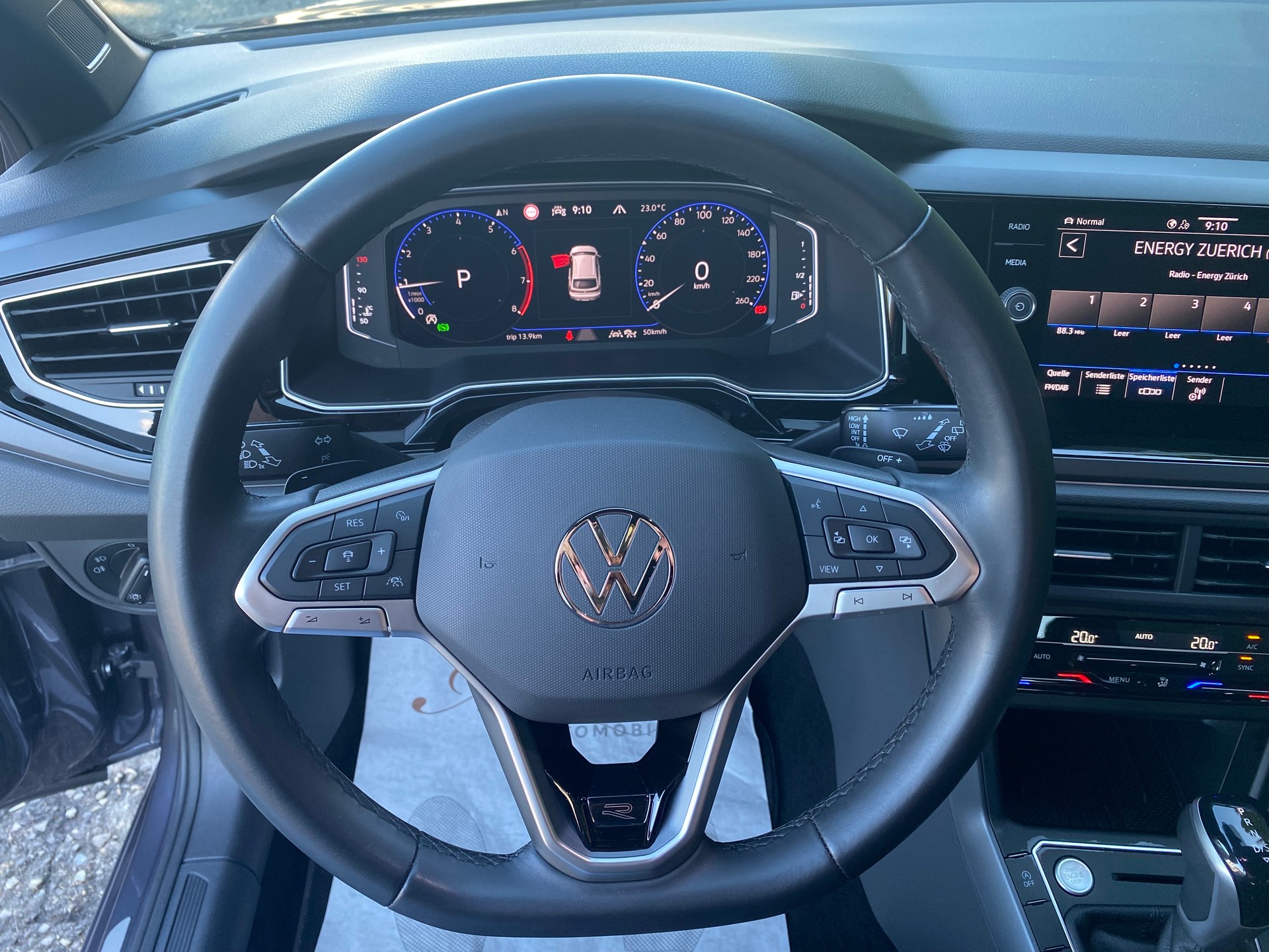 VW Taigo 1.5 TSI 150PS R-Line DSG **Top-Ausstattung**-image-14