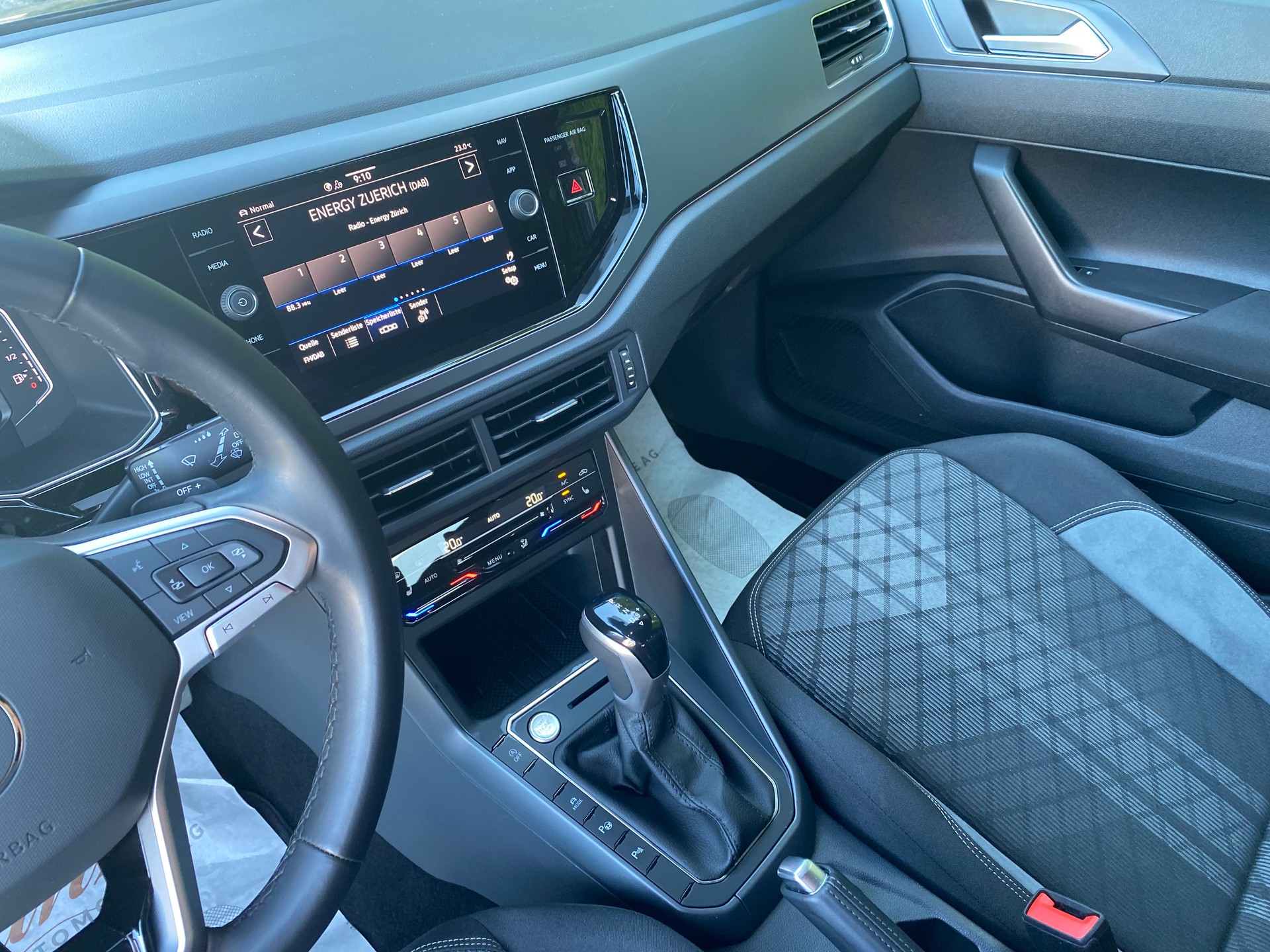 VW Taigo 1.5 TSI 150PS R-Line DSG **Top-Ausstattung**-image-13