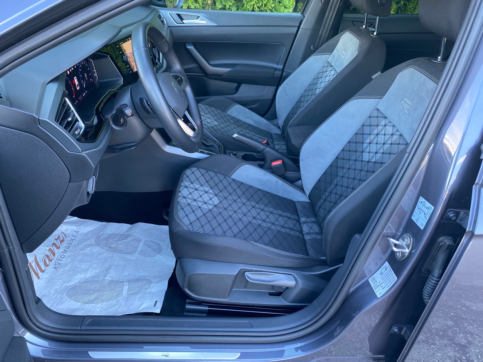 VW Taigo 1.5 TSI 150PS R-Line DSG **Top-Ausstattung**-image-5