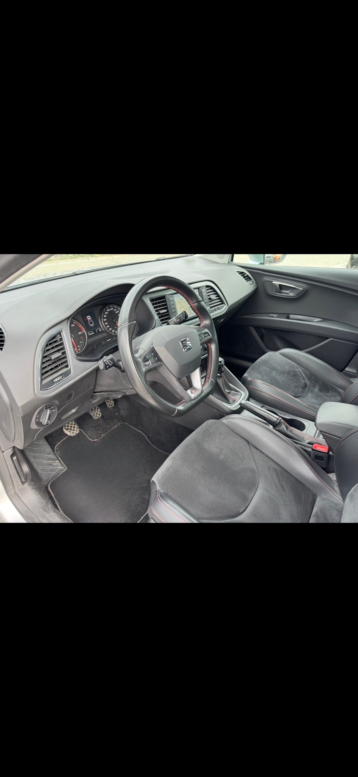 SEAT Leon ST 2.0 TDI FR Line 4Drive-image-7