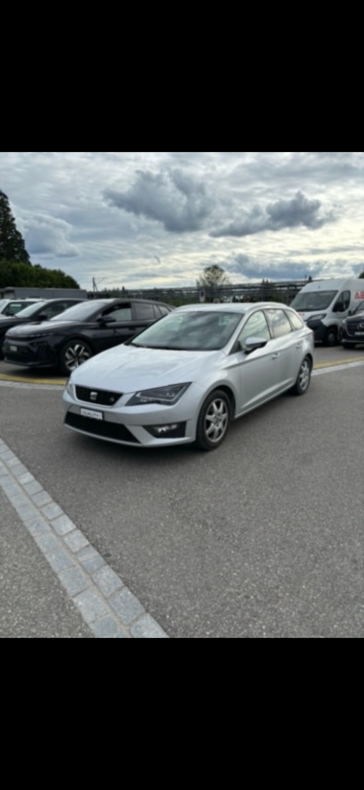 SEAT Leon ST 2.0 TDI FR Line 4Drive-image-0
