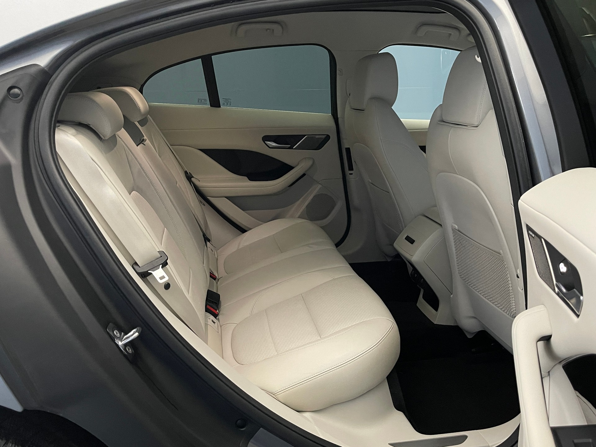 JAGUAR I-Pace EV400 SE AWD-image-10