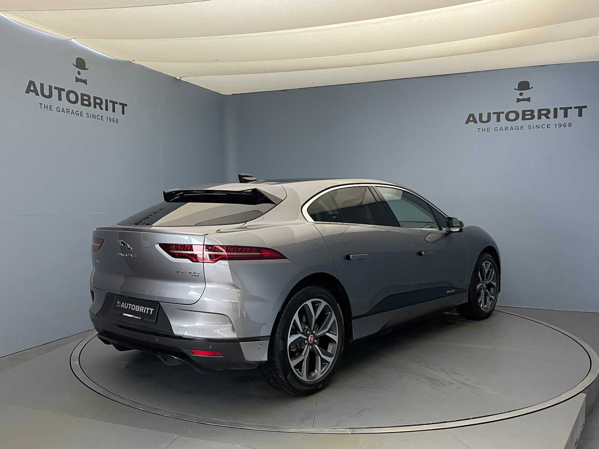 JAGUAR I-Pace EV400 SE AWD-image-3