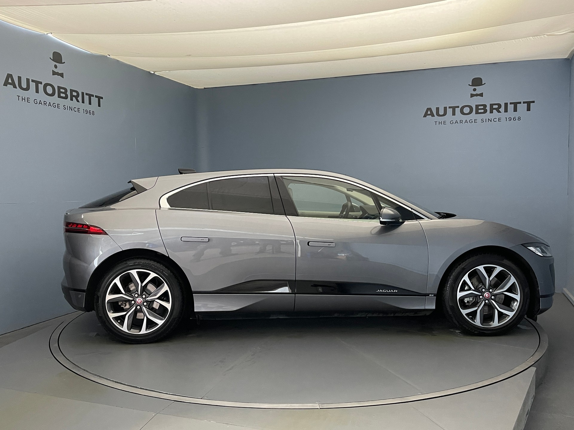 JAGUAR I-Pace EV400 SE AWD-image-2