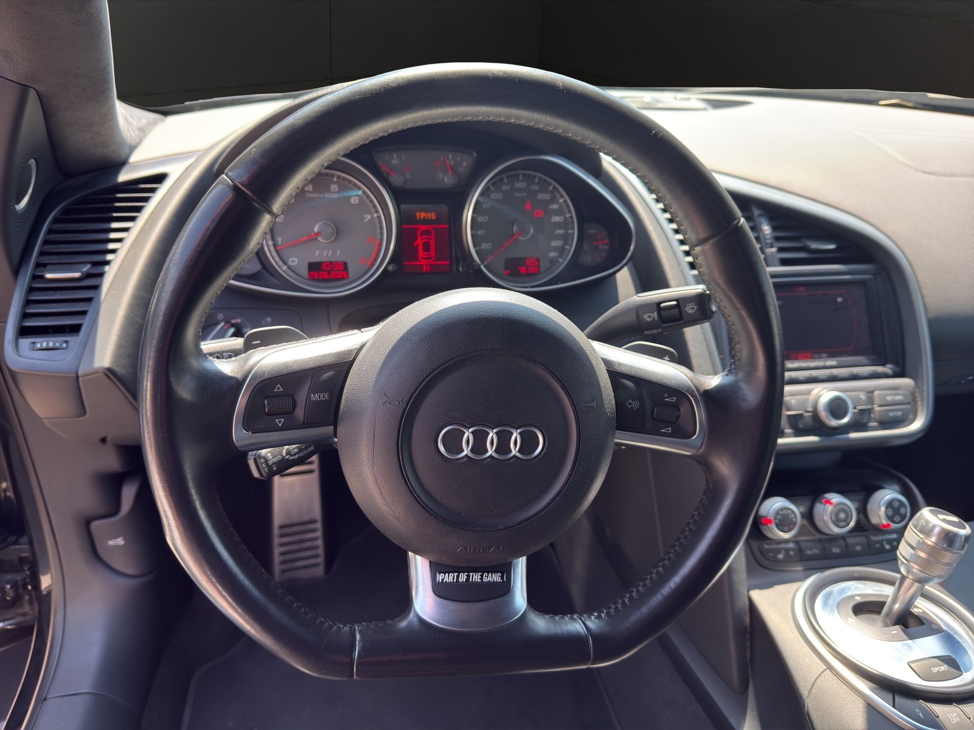 AUDI R8 Coupé 4.2-image-10