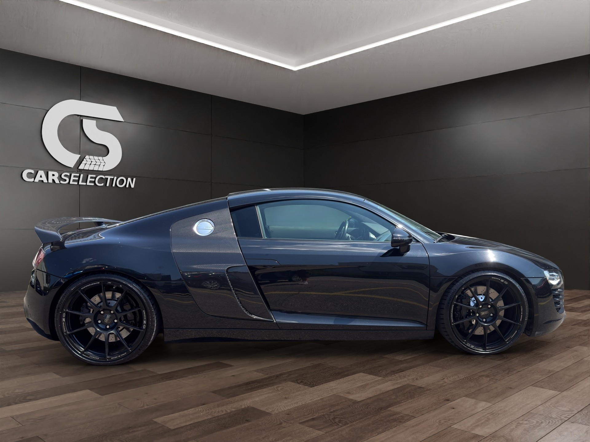 AUDI R8 Coupé 4.2-image-5