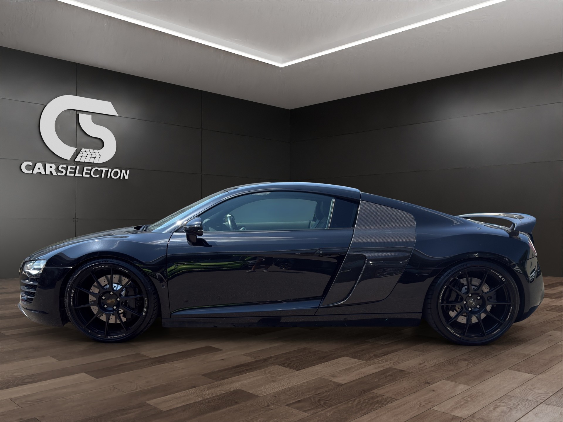 AUDI R8 Coupé 4.2-image-1
