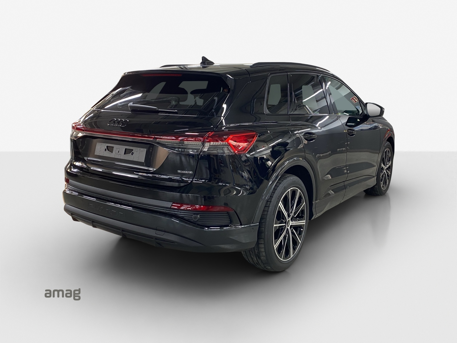 AUDI Q4 e-tron 45 Attraction quattro-image-4