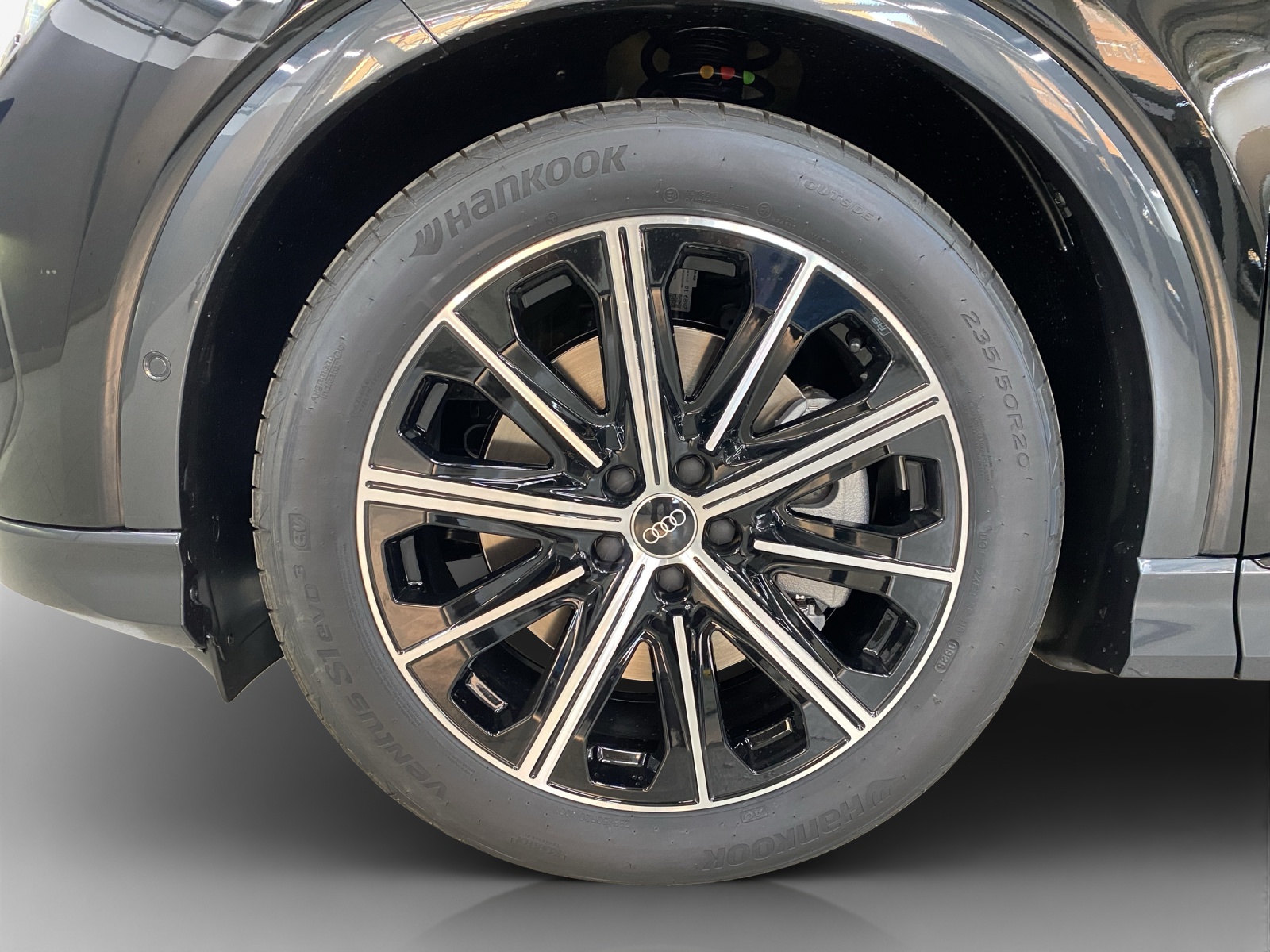 AUDI Q4 e-tron 45 Attraction quattro-image-15