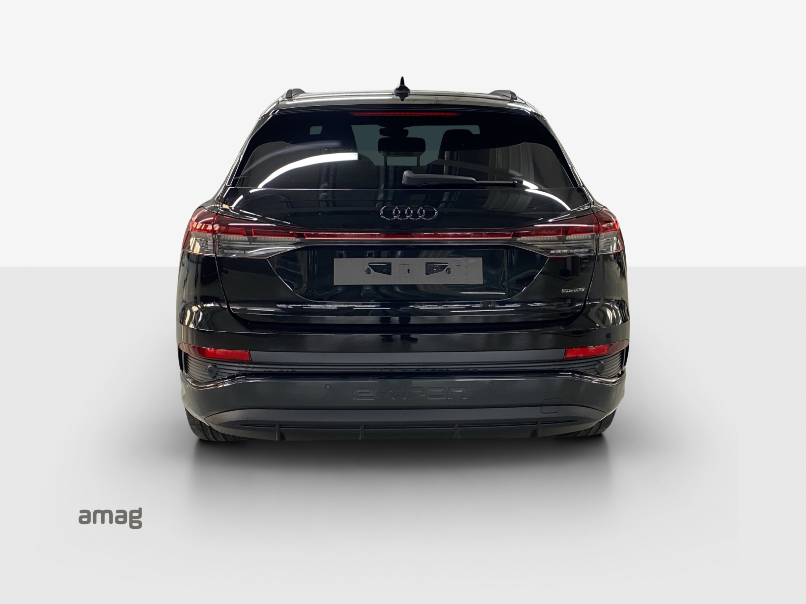 AUDI Q4 e-tron 45 Attraction quattro-showroom-element-3