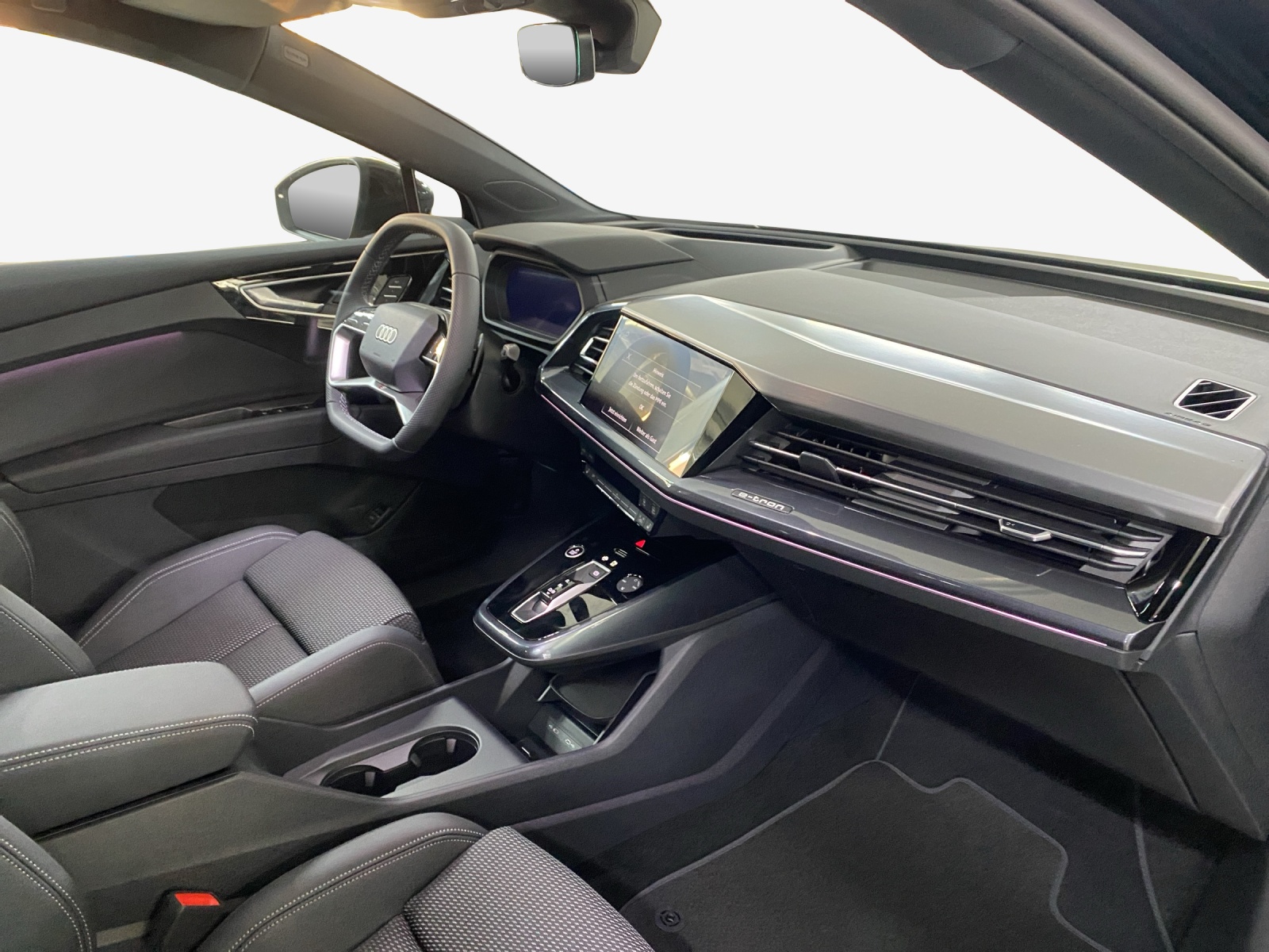 AUDI Q4 e-tron 45 Attraction quattro-image-13