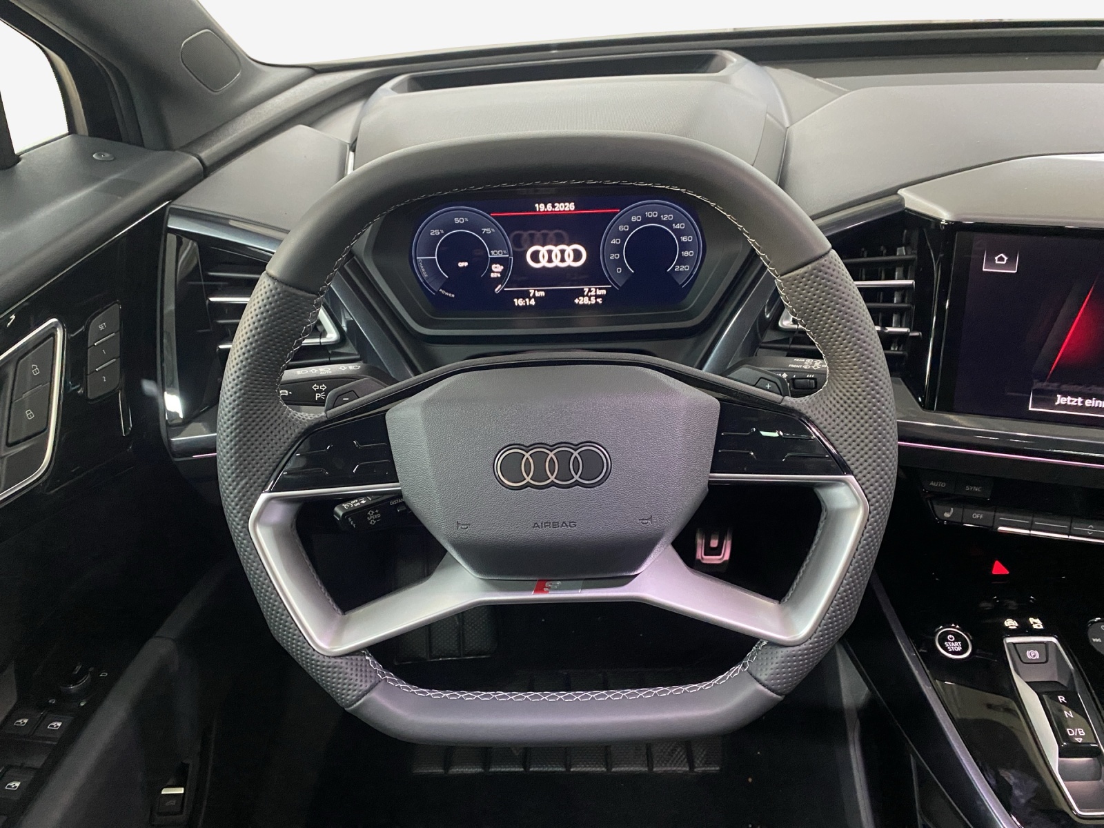 AUDI Q4 e-tron 45 Attraction quattro-image-9