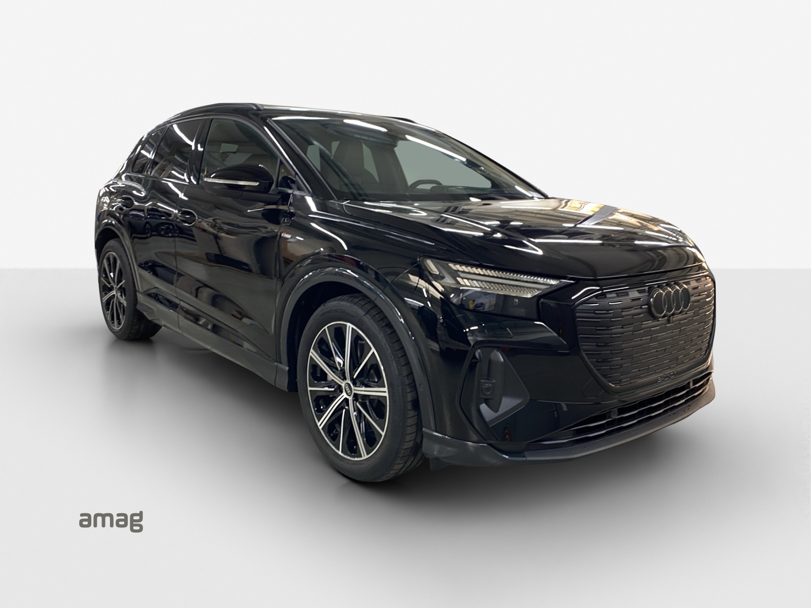 AUDI Q4 e-tron 45 Attraction quattro-image-5