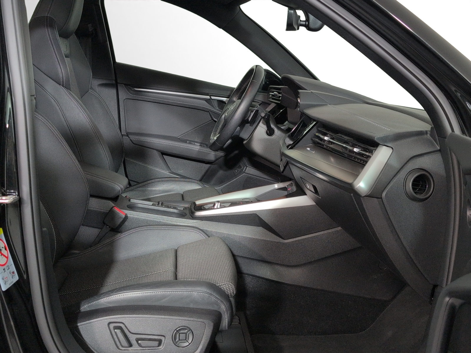 AUDI A3 Sportback 35 TFSI S line Attraction S-tronic-image-6